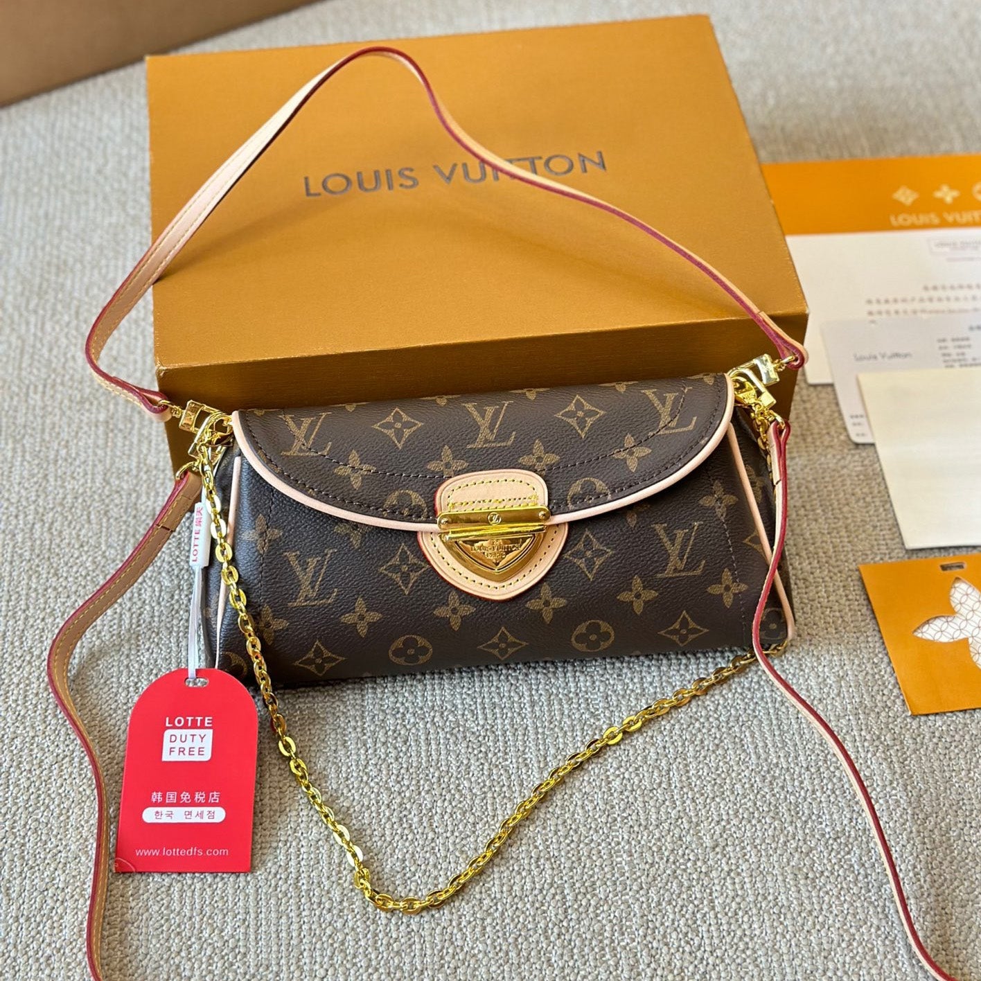 Vintage shoulder bag 1824050303