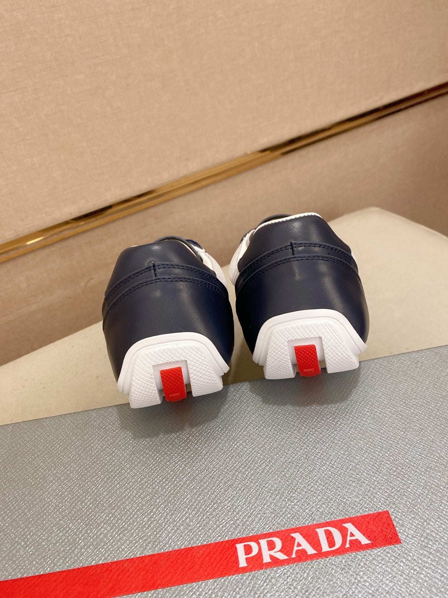 PR sneakers 1825052022