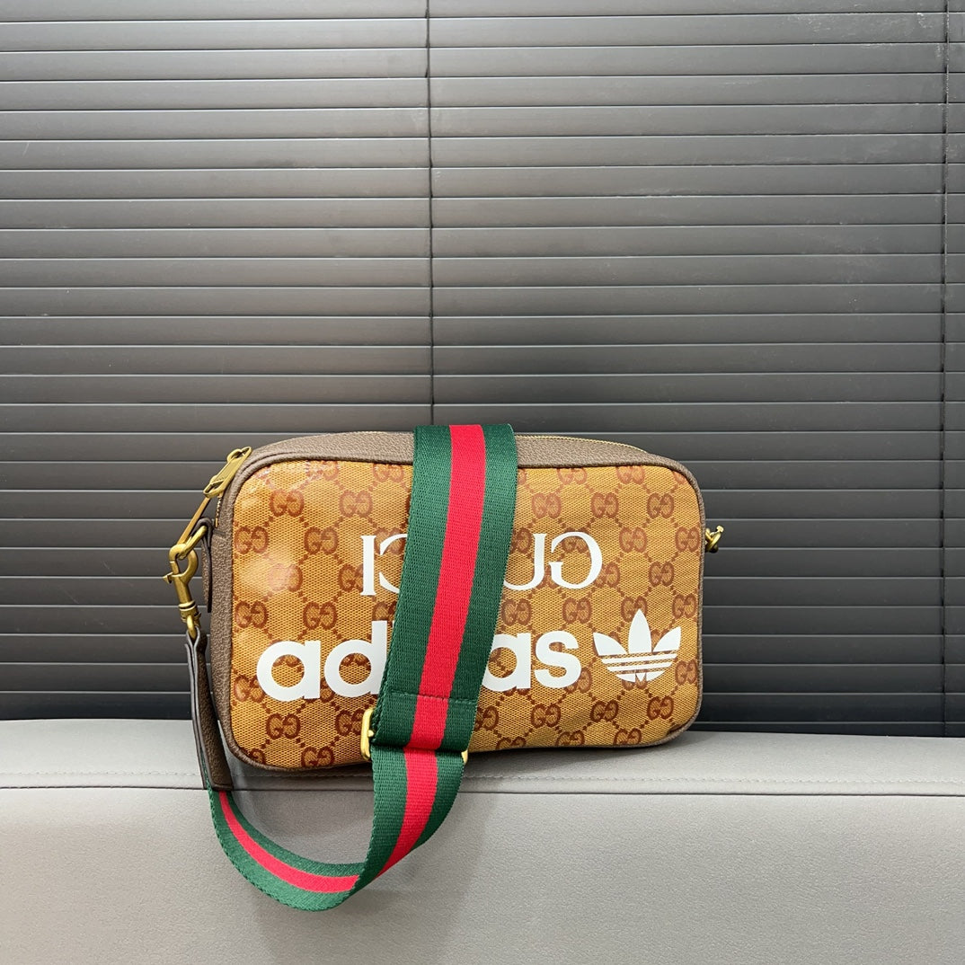 Co-branded camera bag crossbody bag 1824042105