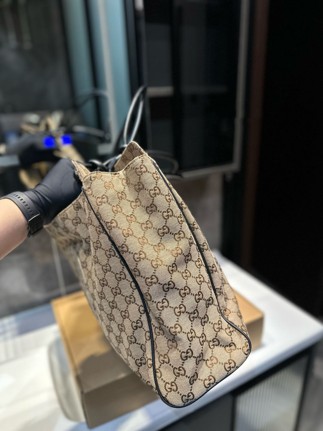 GG Canvas shopping bag 1825040108