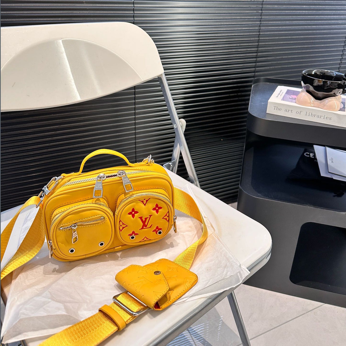 Lv fashion classic messenger bag XC24100801