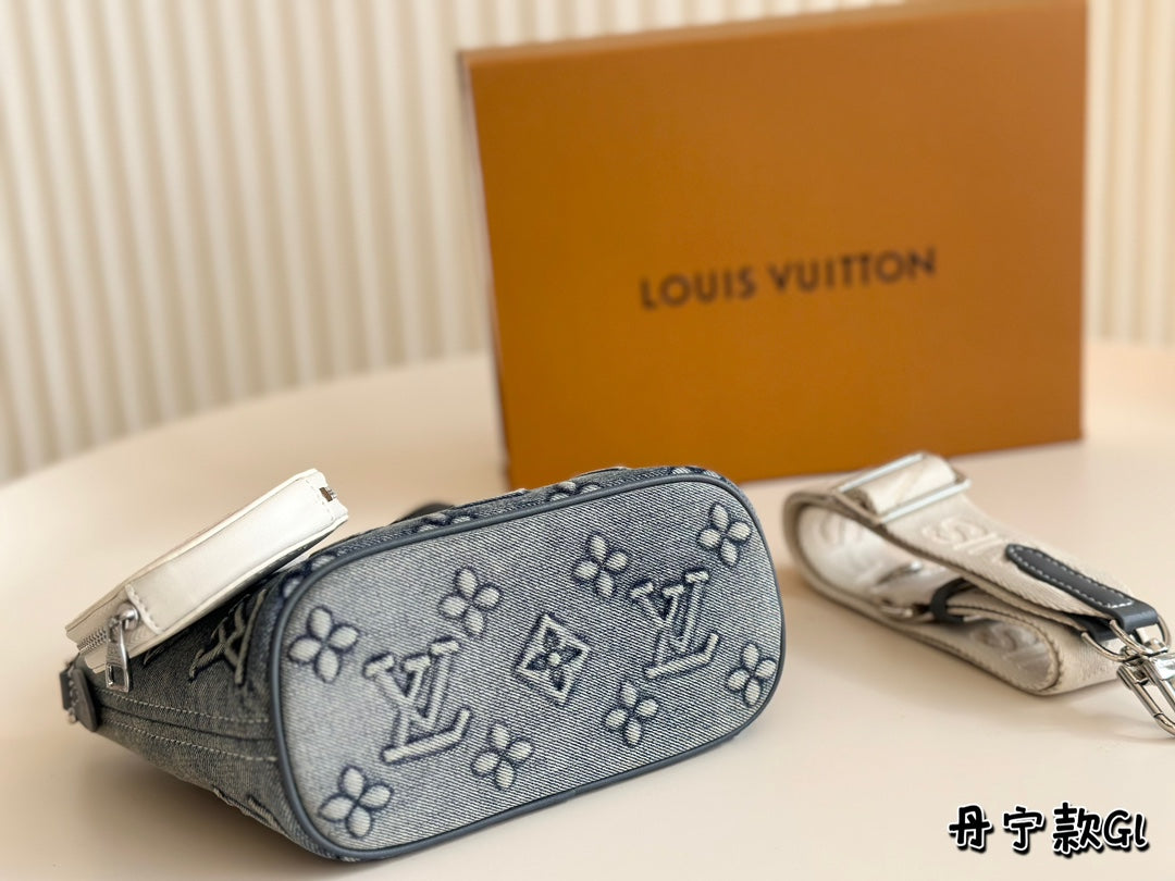 V Fashion Printed Denim Tote Bag 0724101008