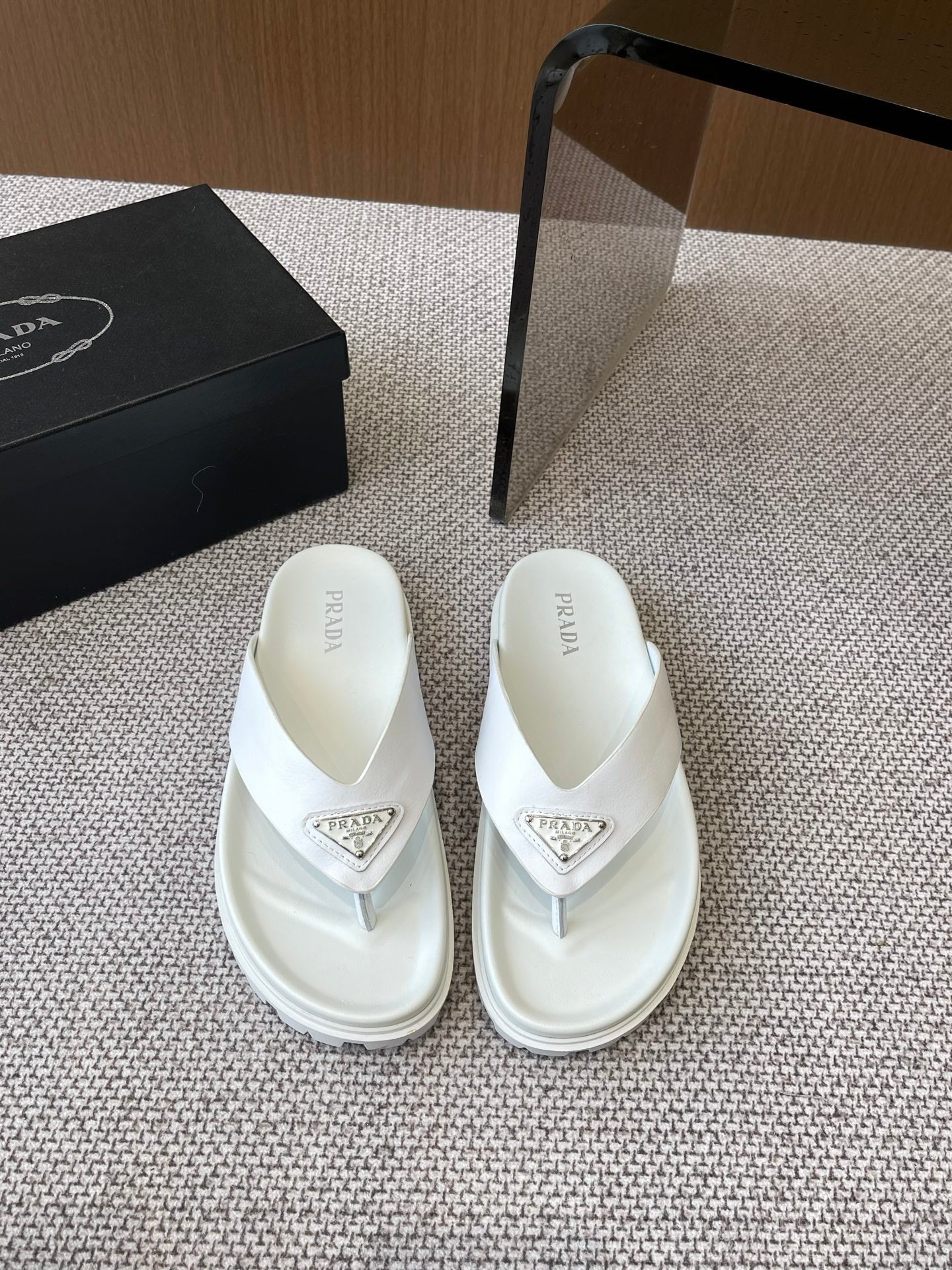PR slippers 1825052024
