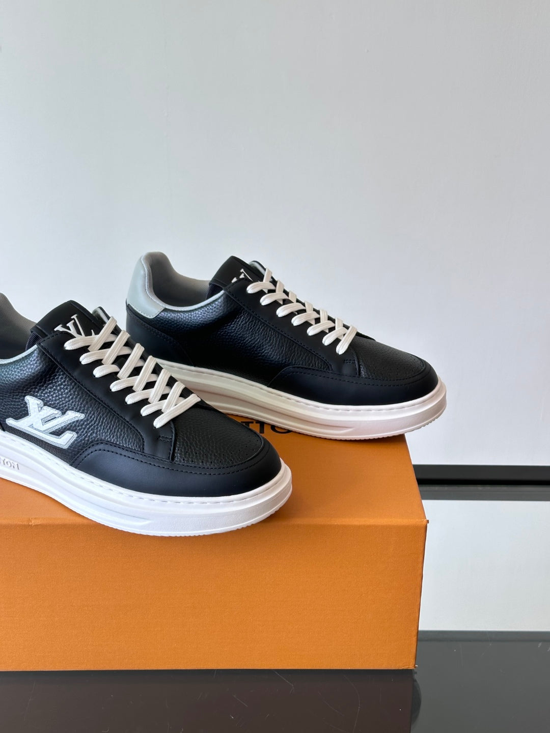 LV Beverly Hills Sneaker 1825052108