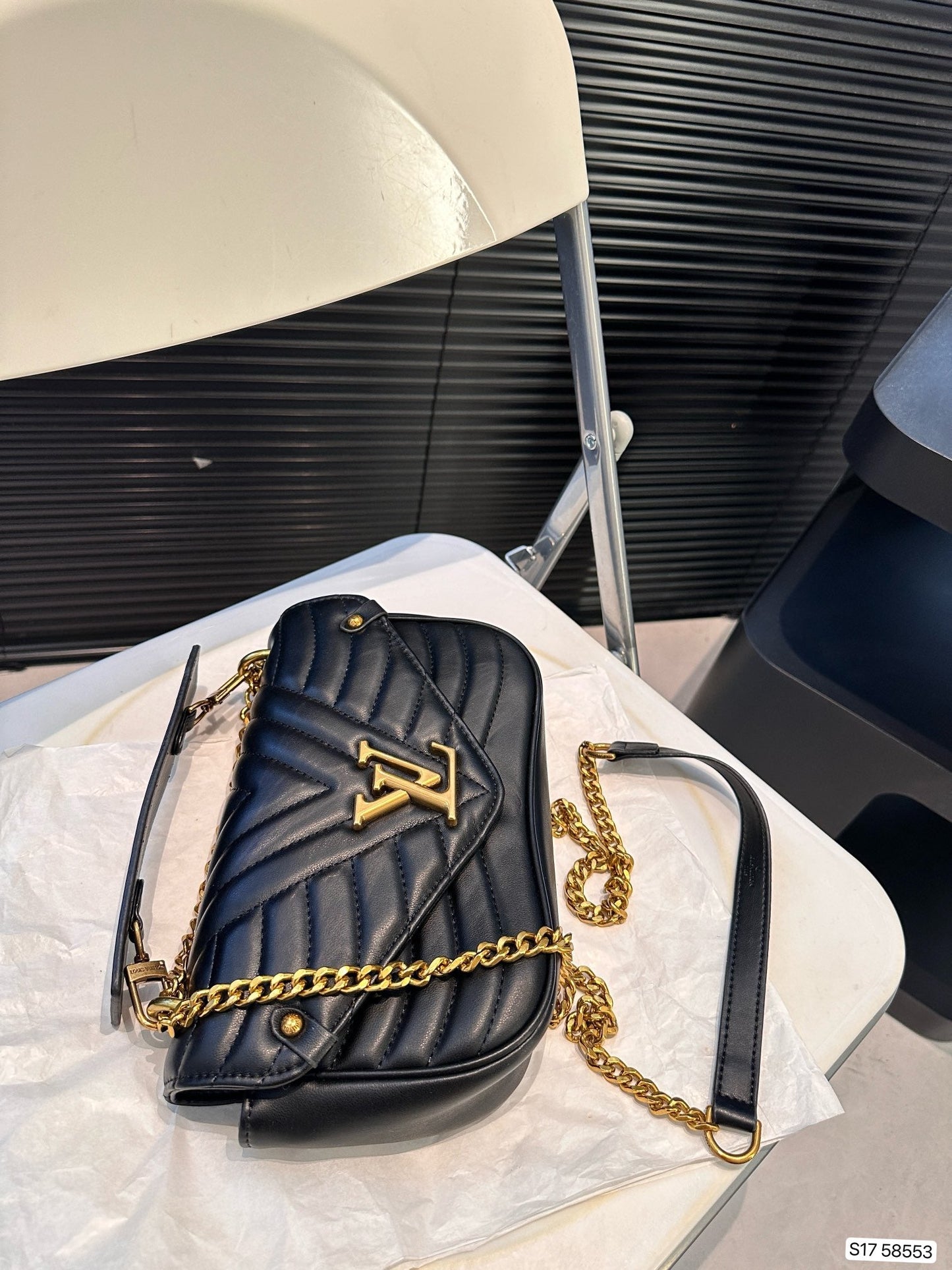 V New Embroidery Single Shoulder Bag 0724082908