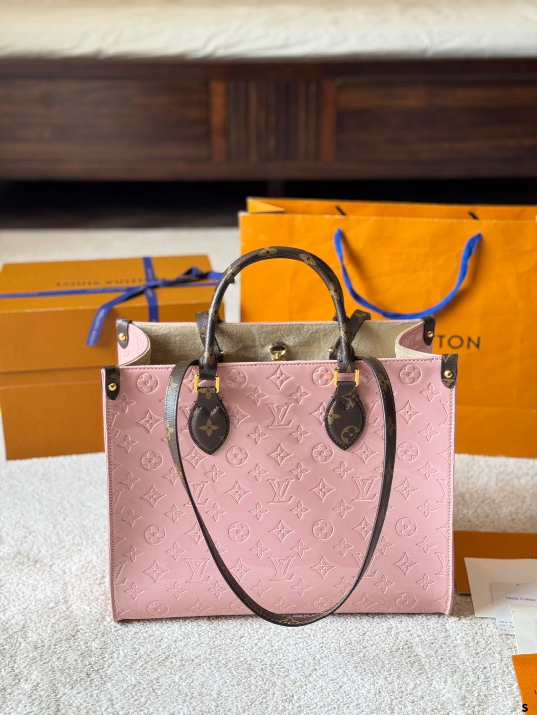 LV Patent Leather Onthego Tote 1825040903