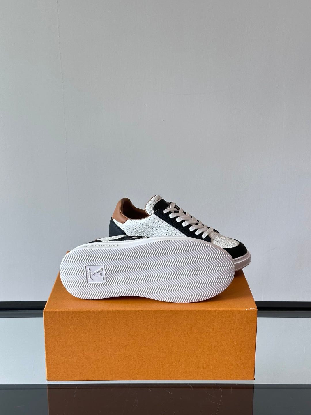 LV Beverly Hills Breathable Sneaker 1825052107