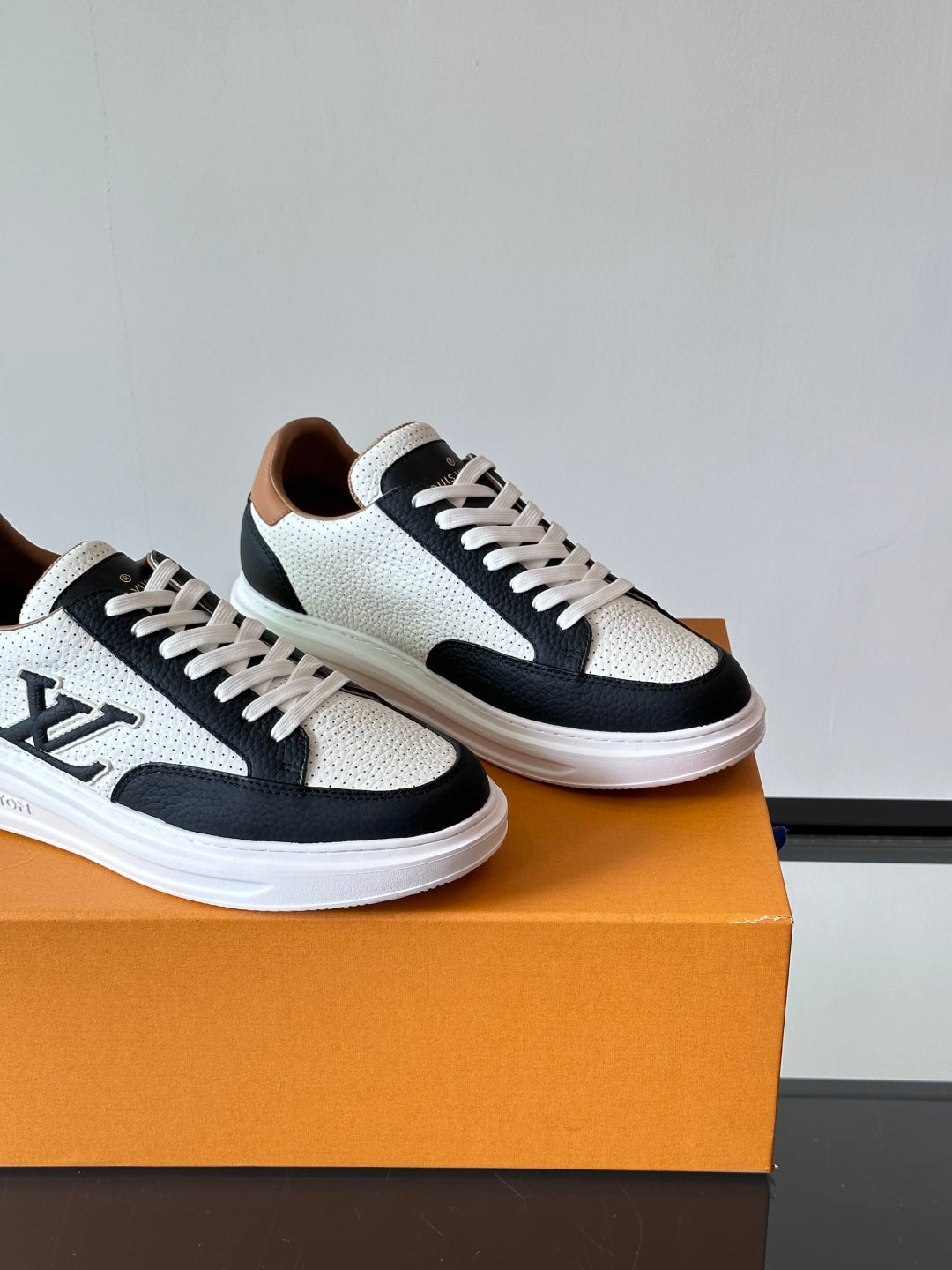 LV Beverly Hills Breathable Sneaker 1825052107