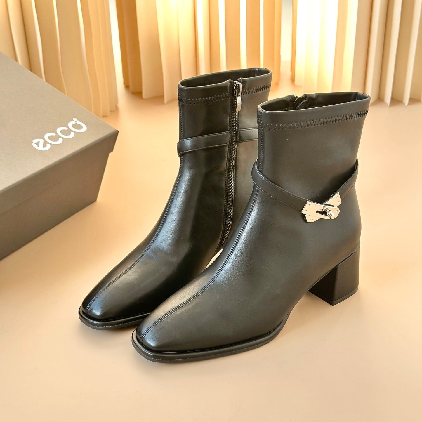 HM Square toe chunky heel leather short boots 1824101402