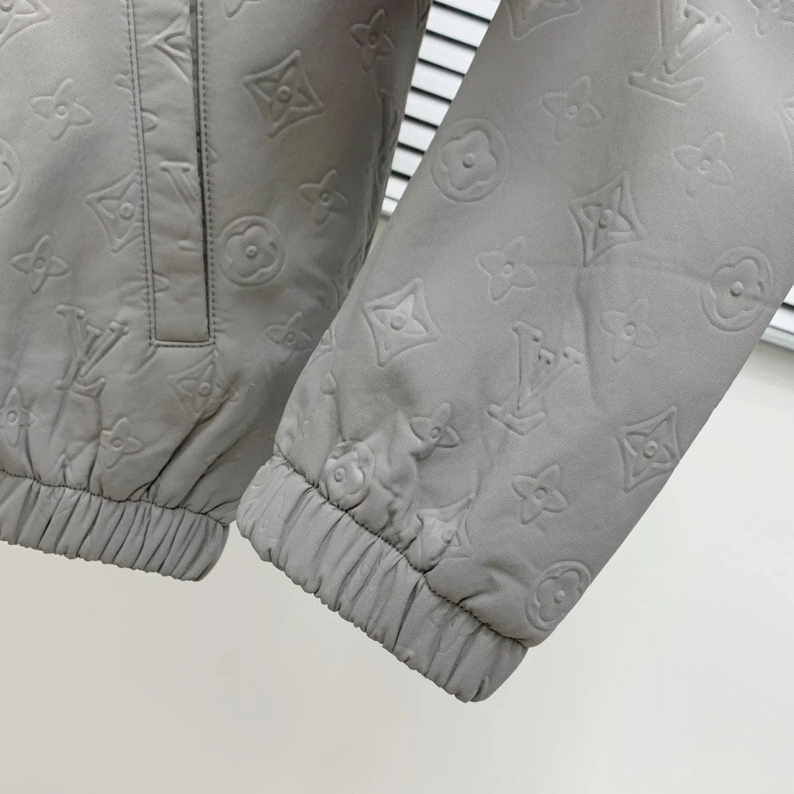 Top Embossed Casual Suit 1024121816