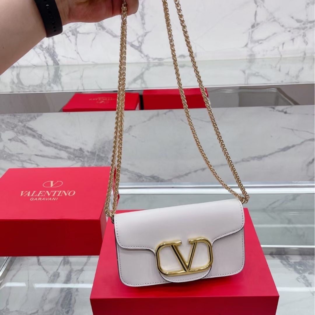 Gold Label V logo small square bag PD0620230802