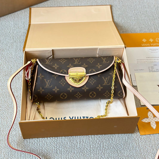 Vintage shoulder bag 1824050303