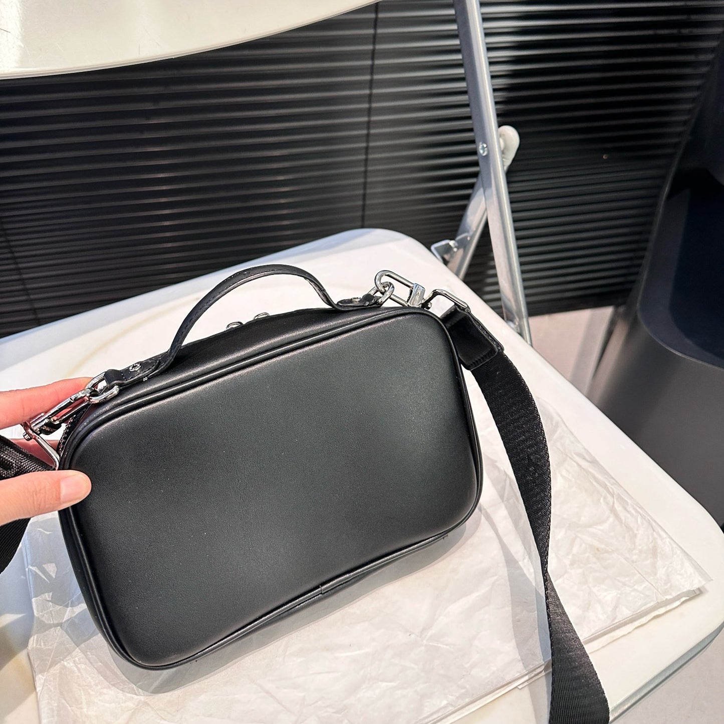 Lv fashion classic messenger bag XC24100801