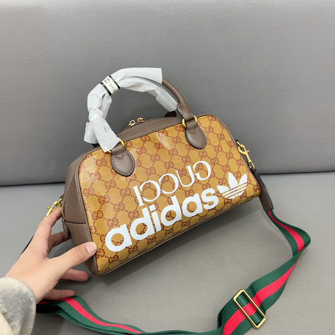 Co-branded mini travel bag, handbag, crossbody bag 1824042103