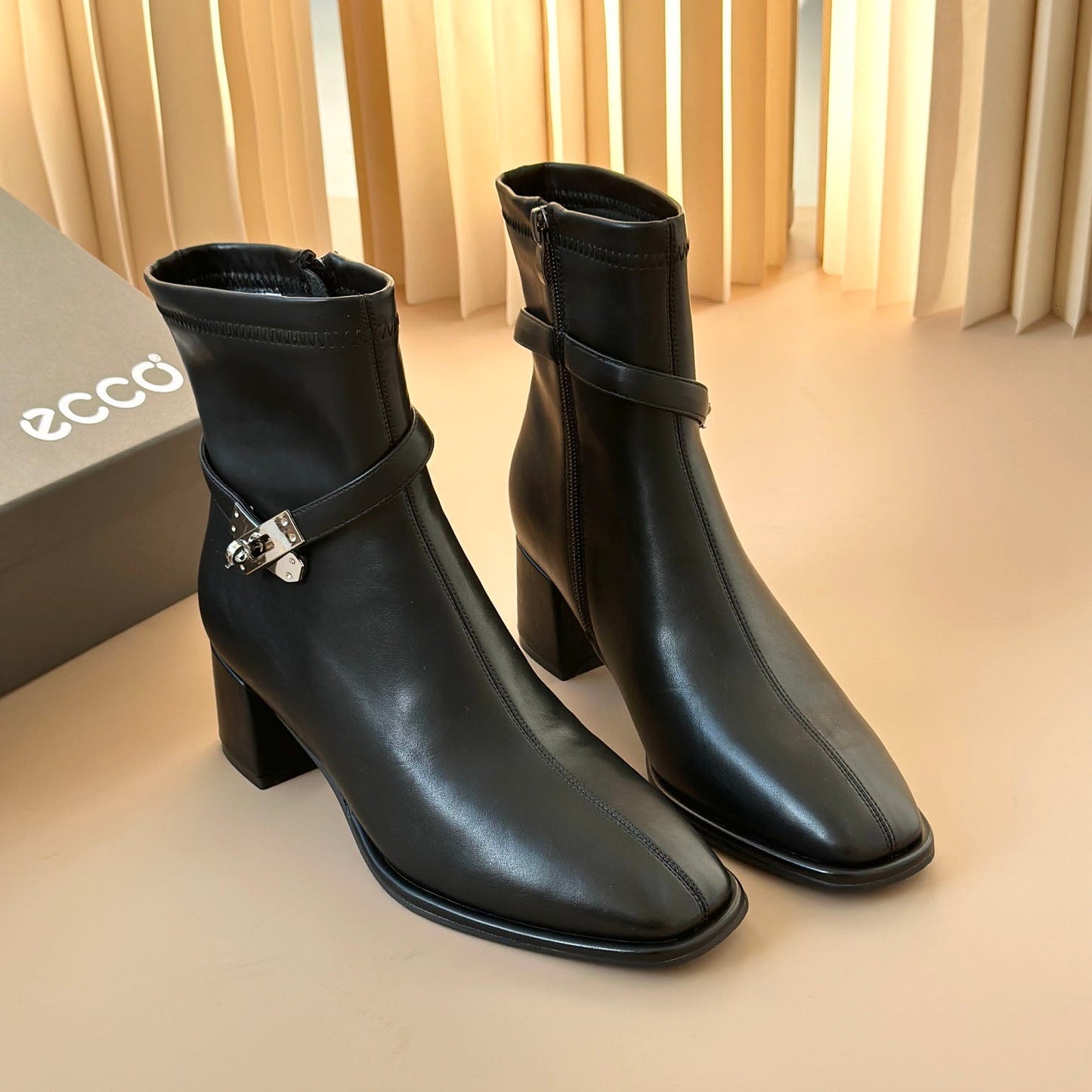 HM Square toe chunky heel leather short boots 1824101402