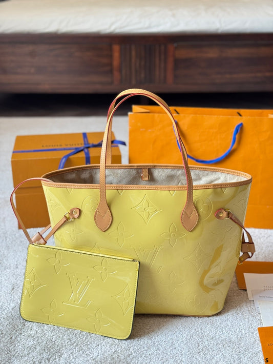 LV Patent Leather Neverfull  Tote 1825040904