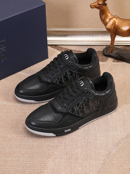 CD B27 Low Top Oblique Sneaker 1825052704