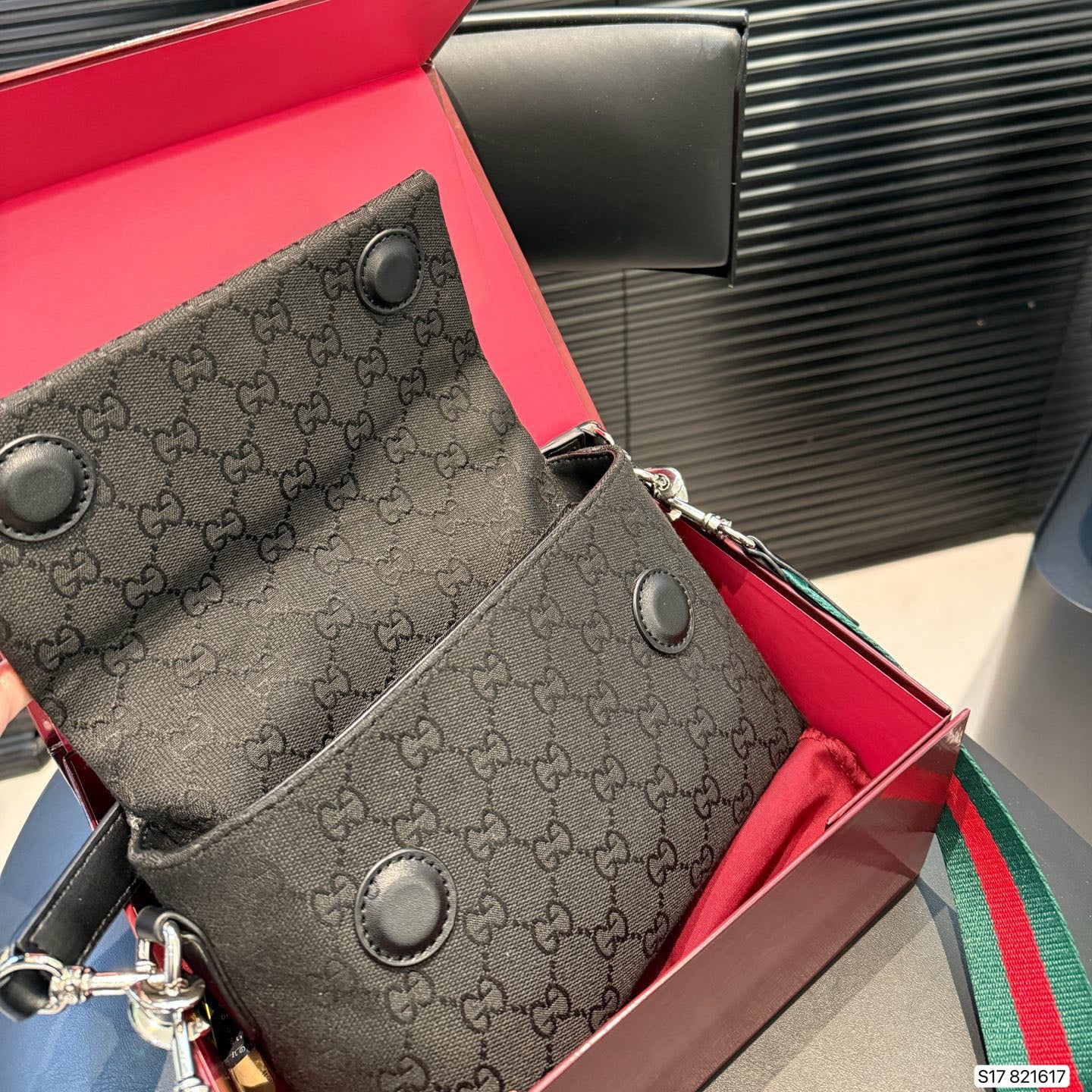 GG Small crossbody bag with Web 1825032701