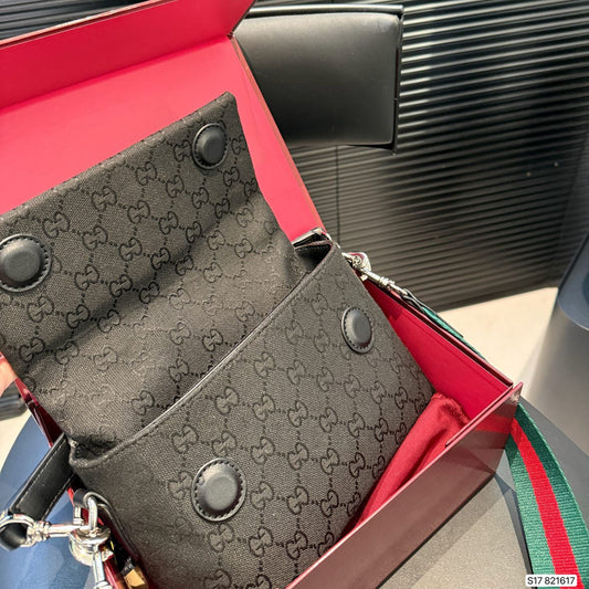 GG Small crossbody bag with Web 1825032701