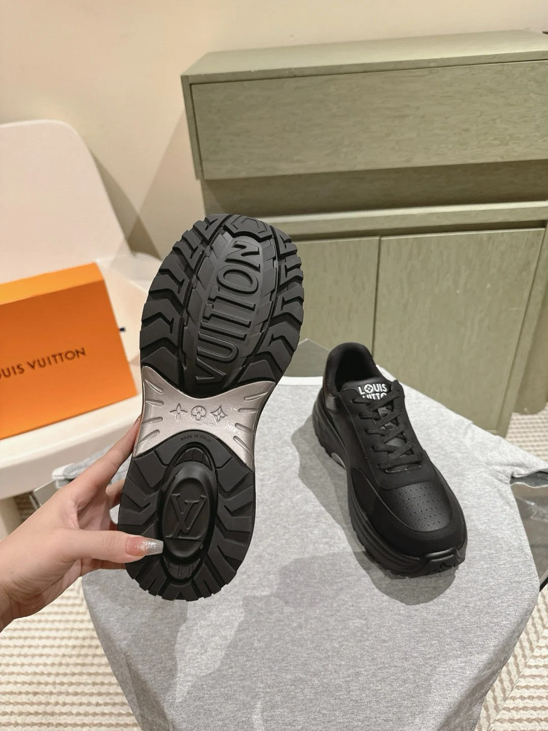 LV DISCOVERY Monk sneakers 1824122703