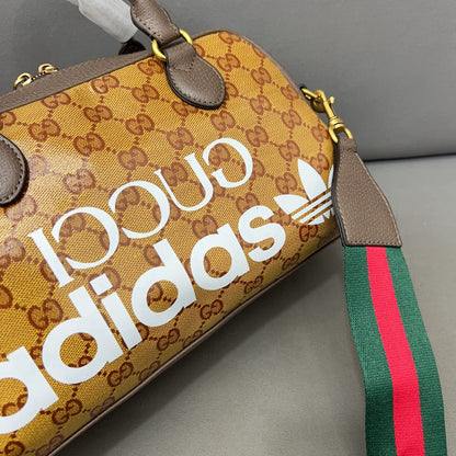 Co-branded mini travel bag, handbag, crossbody bag 1824042103