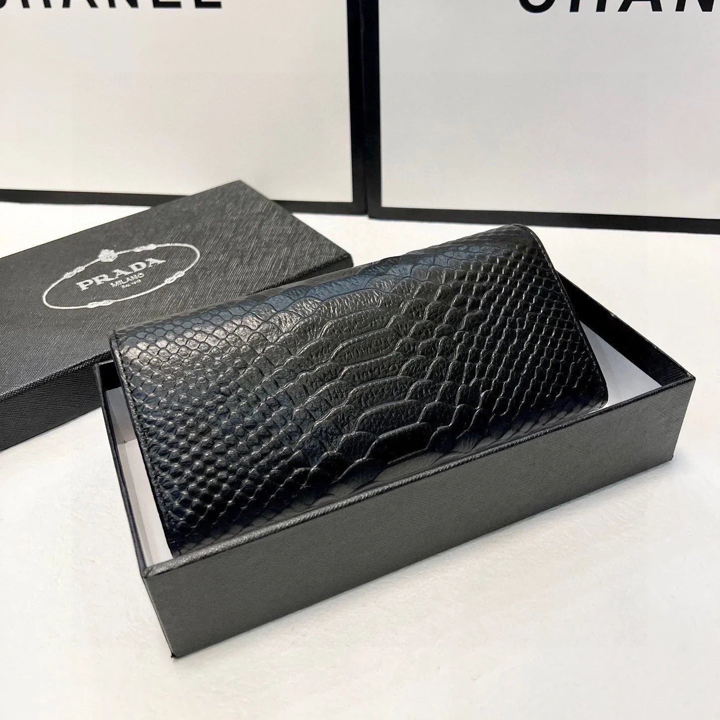 Classic Versatile Folding Wallet 1025021304