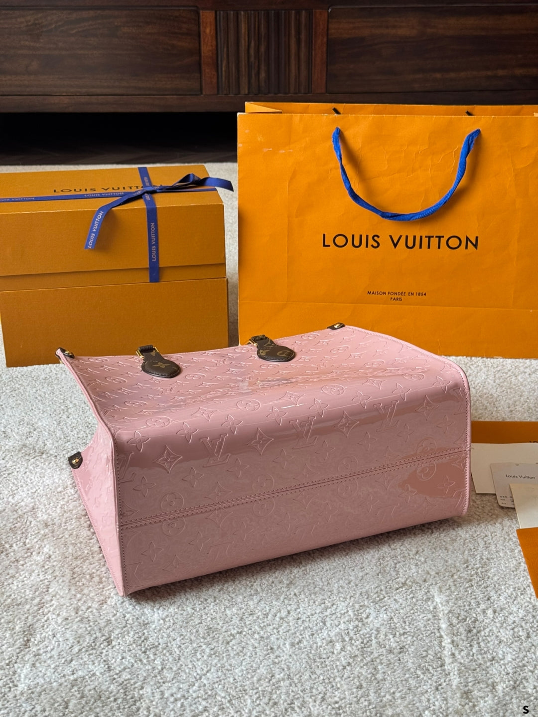LV Patent Leather Onthego Tote 1825040903