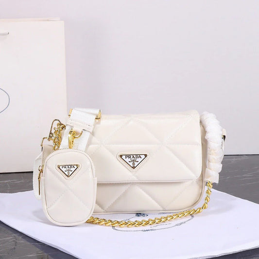 Classic and versatile crossbody bag 1024011806