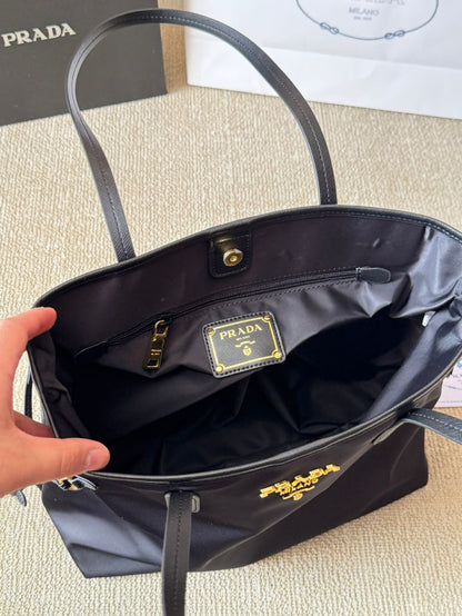 PR Nylon Tote 1825022102