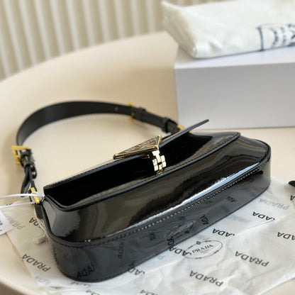 Patent leather armpit bag 1824042101