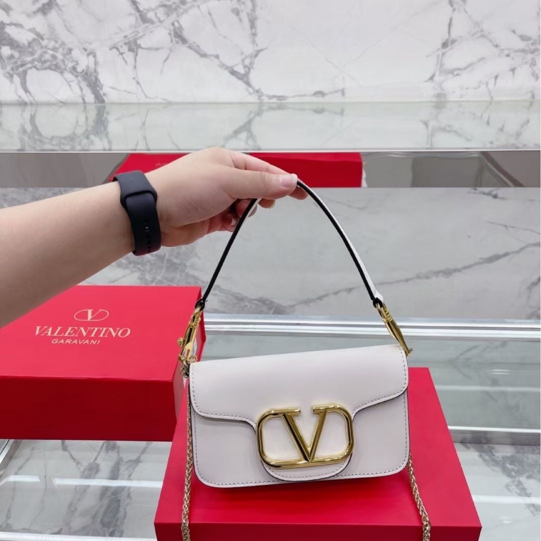 Gold Label V logo small square bag PD0620230802