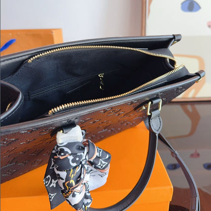 L embossed tote bag XC24092522