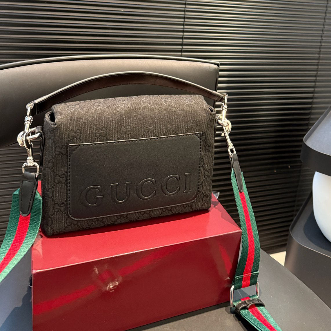 GG Small crossbody bag with Web 1825032701