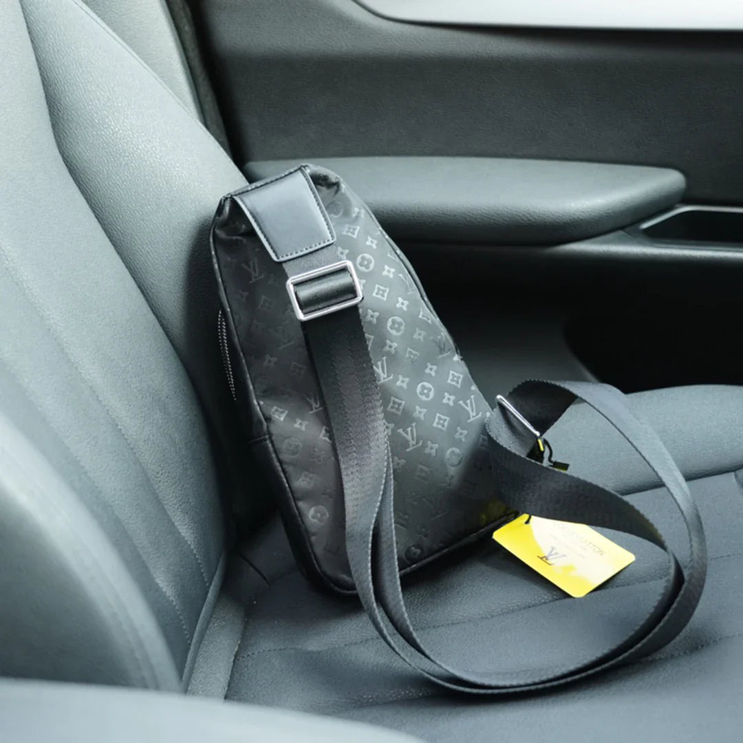 New fashion and versatile men's chest bag 1024032705