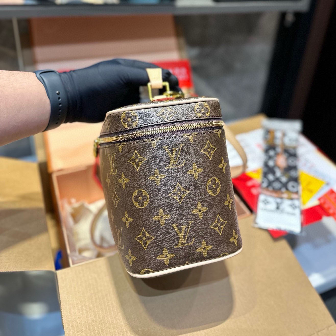 LV Cosmetic bag 1824111101