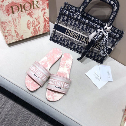 Jacquard Embroidered Slippers