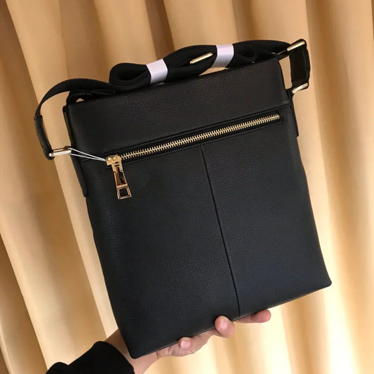 Luxury beauty head men's crossbody bag 1024052913
