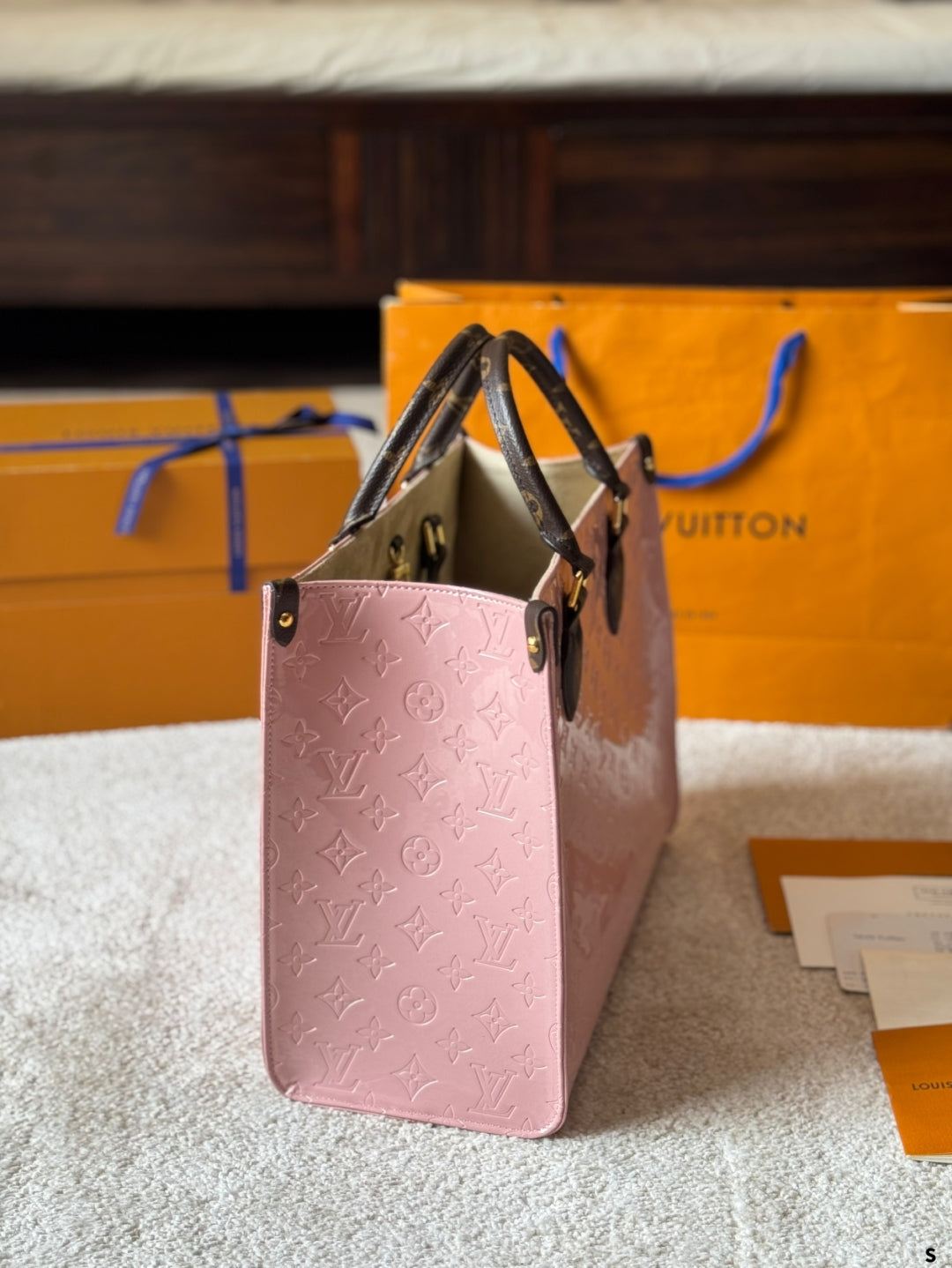 LV Patent Leather Onthego Tote 1825040903