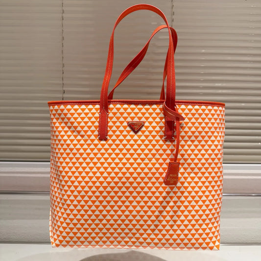New fashionable and versatile tote bag 1025021305