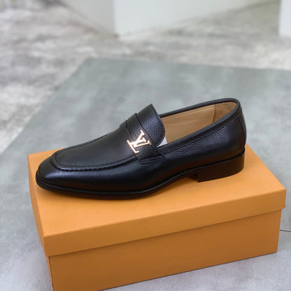 Calfskin leather shoes 1824070301