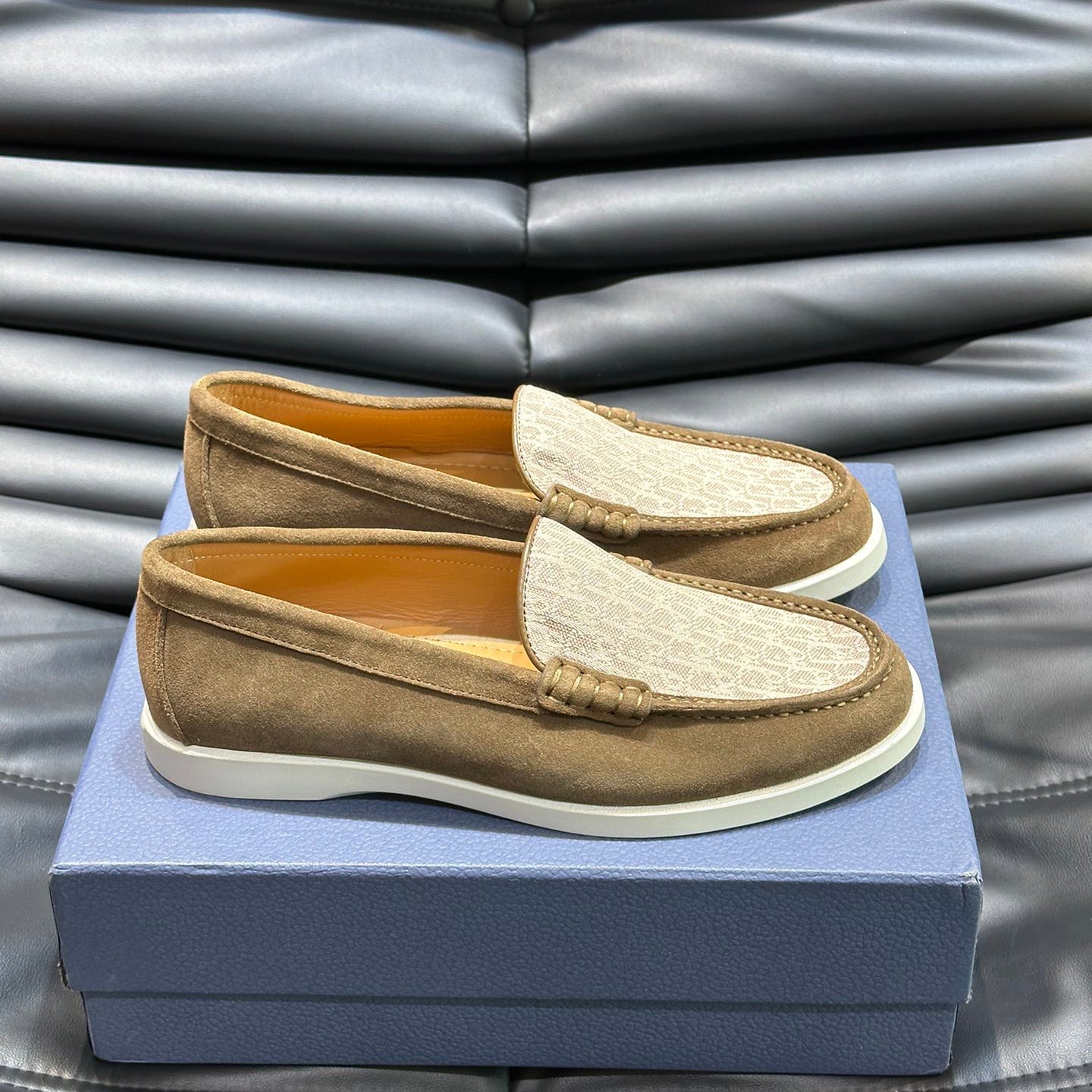Classic printed canvas embellished men's casual loafers 1824042201
