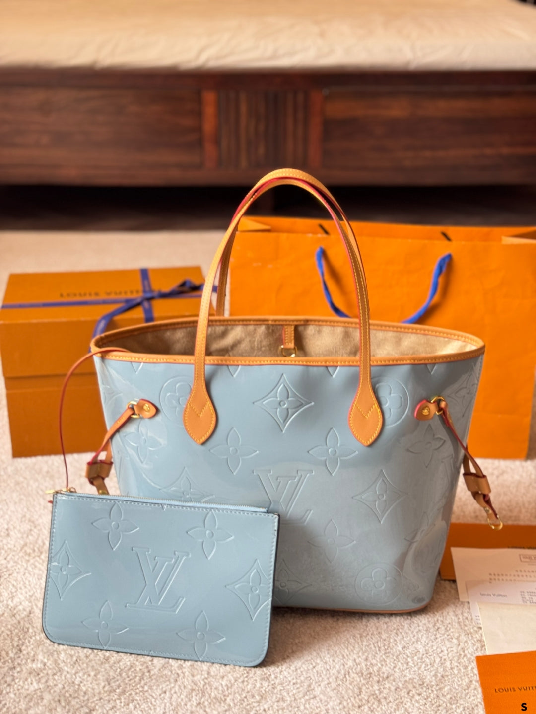 LV Patent Leather Neverfull  Tote 1825040904
