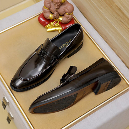 LV  Bright Leather Loafer 1825022804
