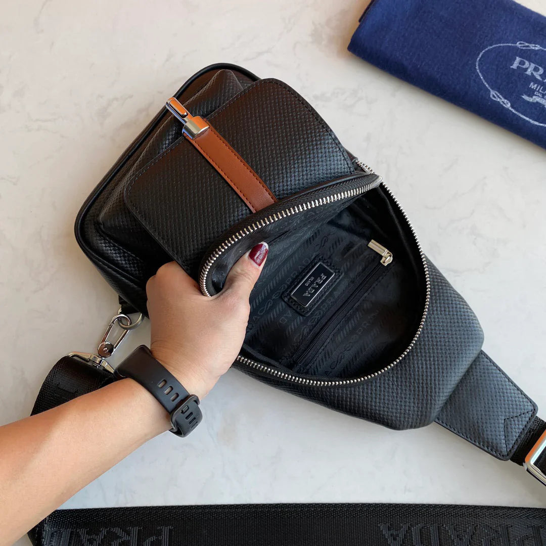 Latest Men's Chest Bags 1025022403