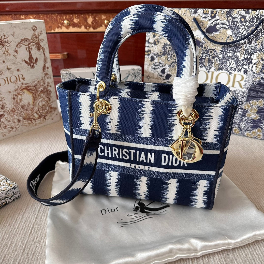 Lady classic bag XC0123071808