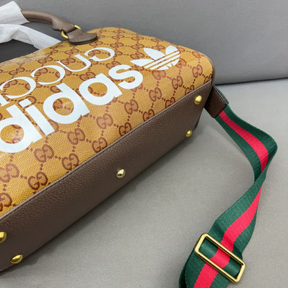 Co-branded mini travel bag, handbag, crossbody bag 1824042103