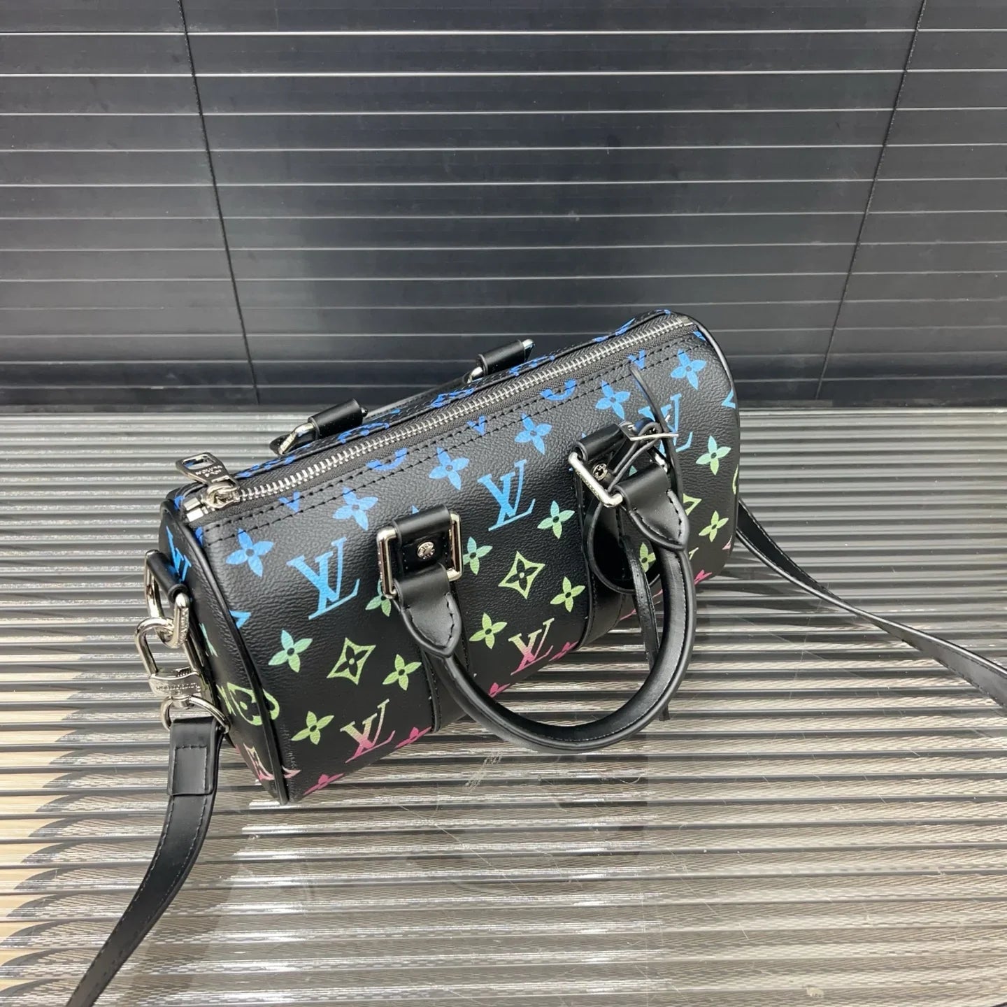 Classic Versatile Printed Handbag 1025040307