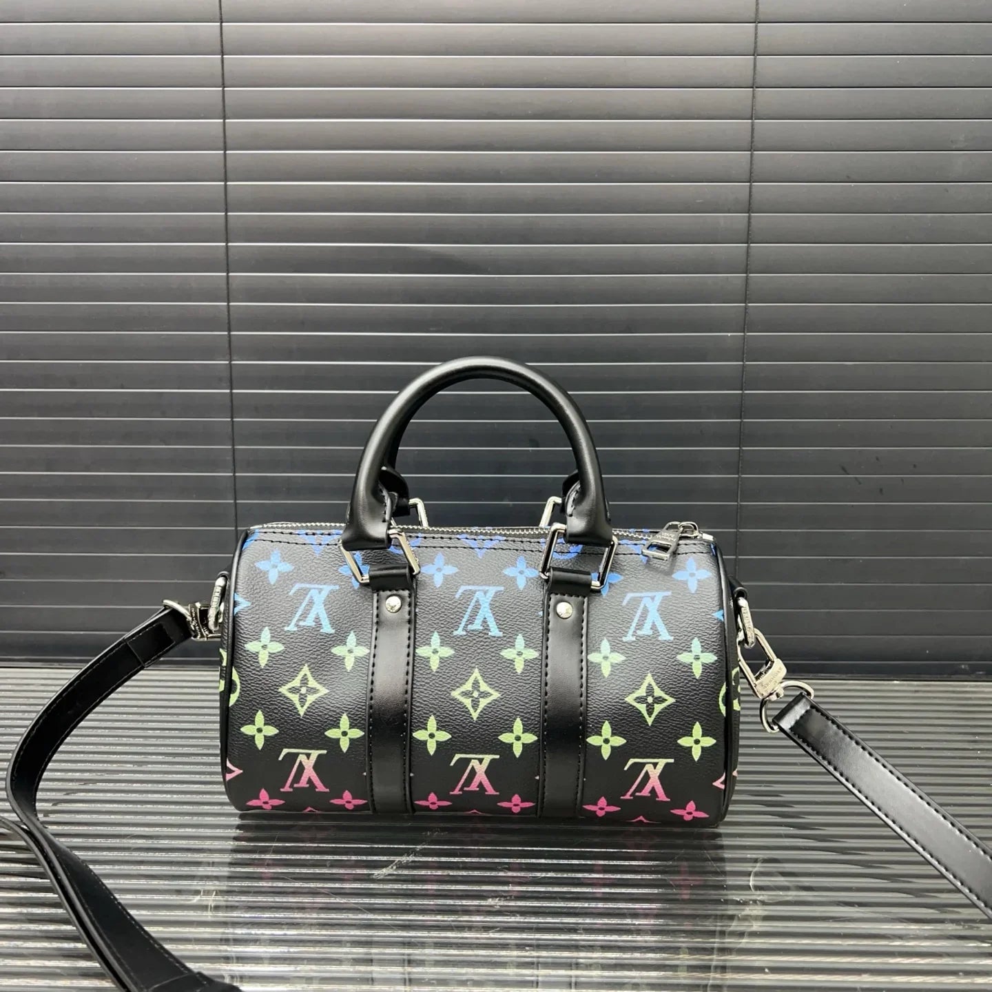 Classic Versatile Printed Handbag 1025040307