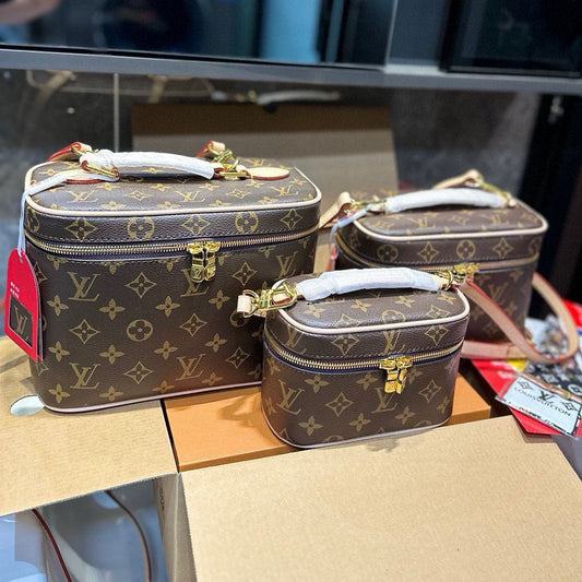LV Cosmetic bag 1824111101