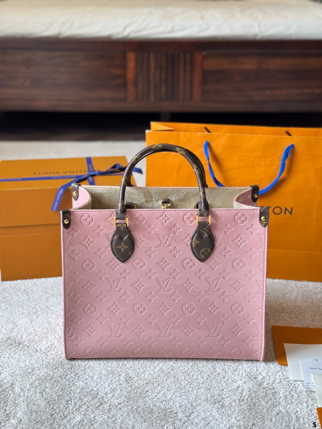 LV Patent Leather Onthego Tote 1825040903
